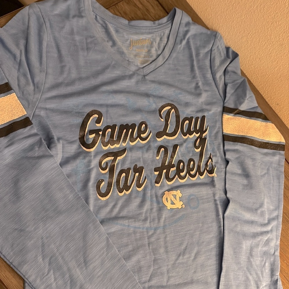 NWT [Gen2] North Carolina Tar Heels NCAA Long Sleeve Shirt Juniors Large or XL - Picture 3 of 10